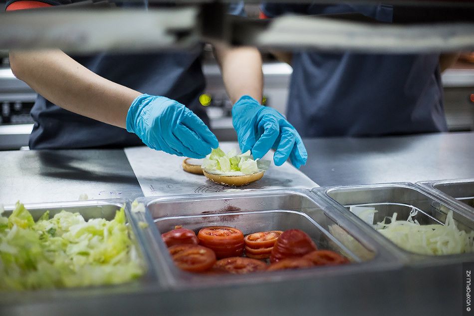 О правилах в сфере общественного питания ярмарочной торговли продуктами.