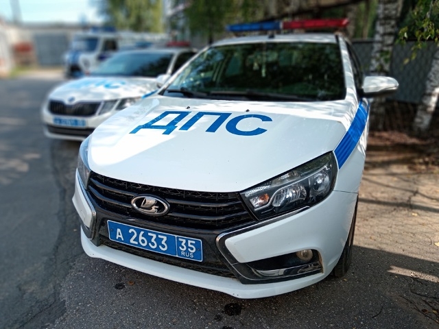 Сотрудники Госавтоинспекции проводят массовые проверки водителей.