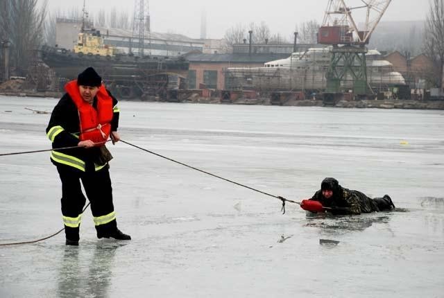 Опасность весеннего льда.