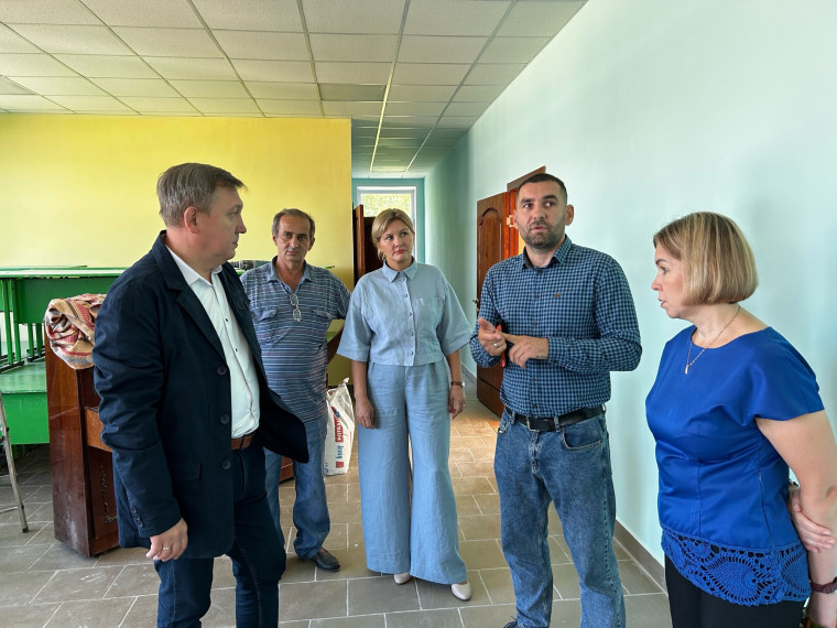 Заместитель губернатора Даценко Игорь Петрович проконтролировал в рамках рабочего визита в округ исполнение поручений, выданных врио Губернатора Георгием Филимоновым в ходе встречи с чагодощенцами.. Заместитель губернатора Даценко Игорь Петрович проконтролировал в рамках рабочего визита в округ исполнение поручений, выданных врио Губернатора Георгием Филимоновым в ходе встречи с чагодощенцами..