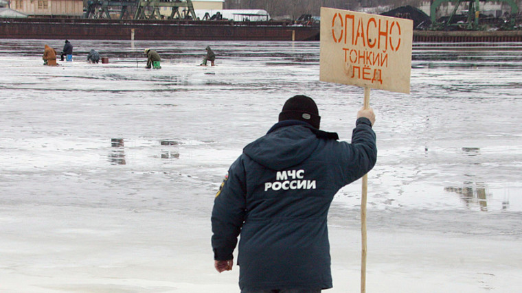 От выхода на первый лёд стоит воздержаться. От выхода на первый лёд стоит воздержаться.