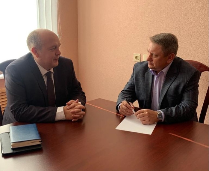 В Чагодощенском округе с рабочим визитом побывал начальник Департамента здравоохранения Вологодской области Плотников А.Г.. В Чагодощенском округе с рабочим визитом побывал начальник Департамента здравоохранения Вологодской области Плотников А.Г..